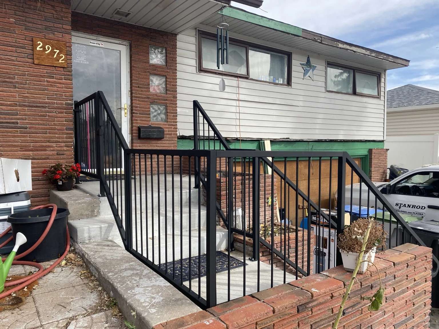 Finished Cheyenne handrail using the same basic square-tube and round-picket design as FabChallenge